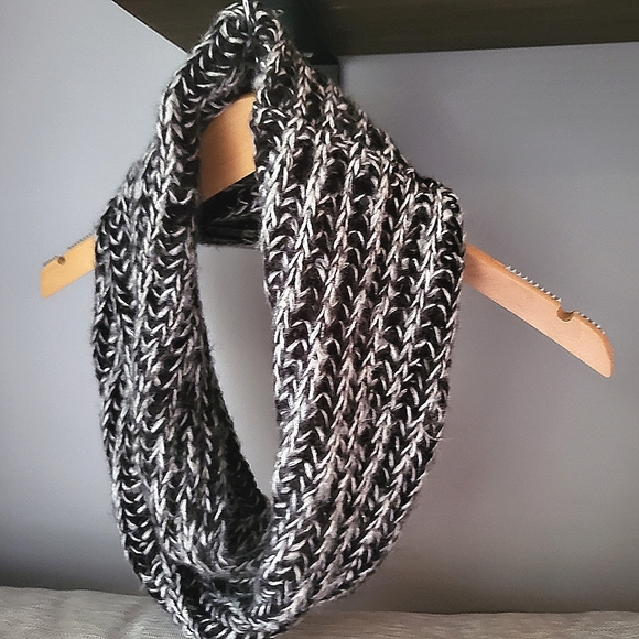 Infinity Scarf - Picture 2 of 4